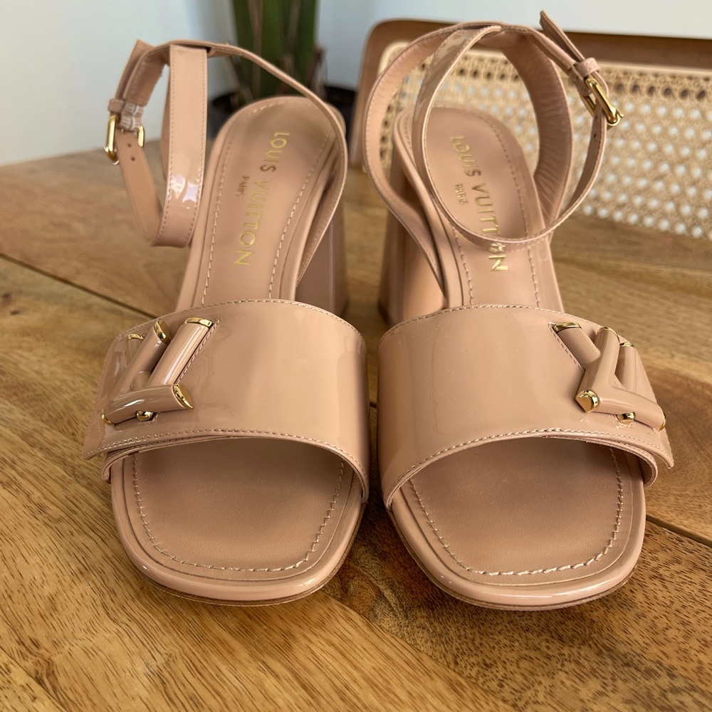 Louis Vuitton Shake Sandal - Nude Pink